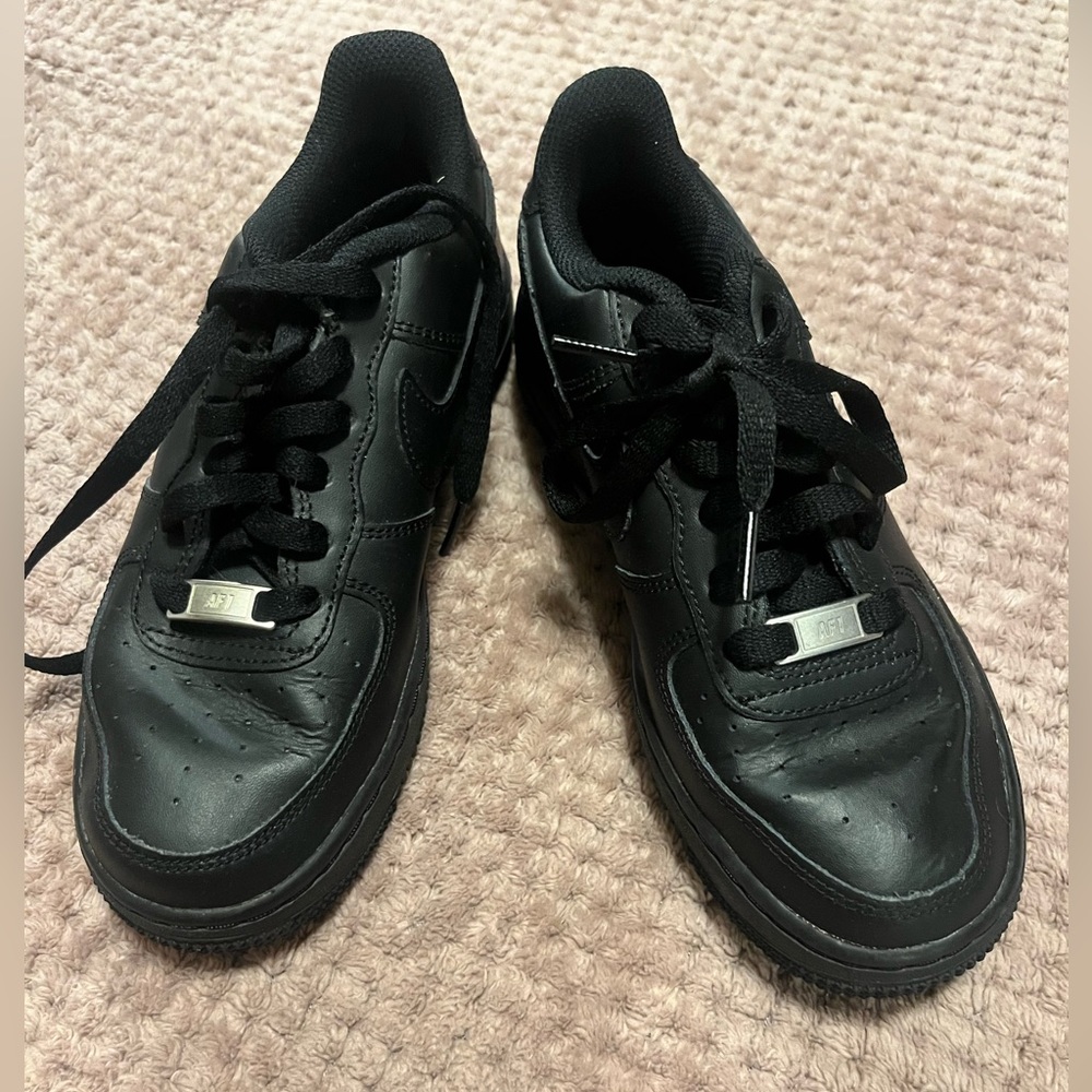 Kids black nike air forces
